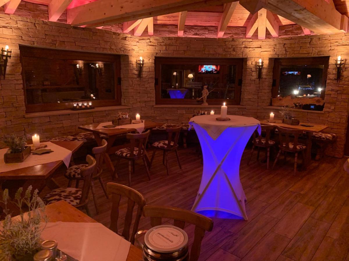 Hotel Alpenhof Markneukirchen エクステリア 写真