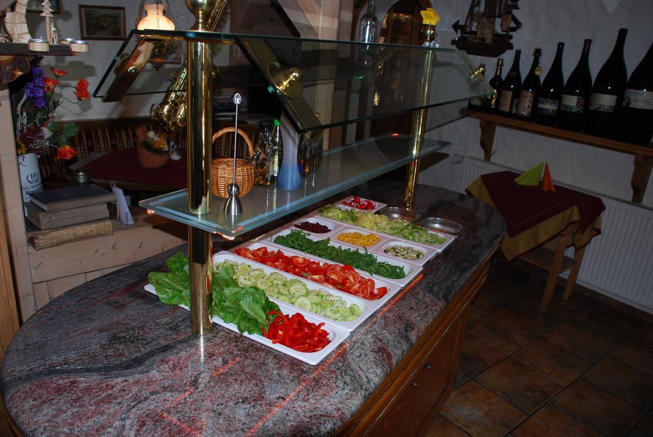 Hotel Alpenhof Markneukirchen エクステリア 写真