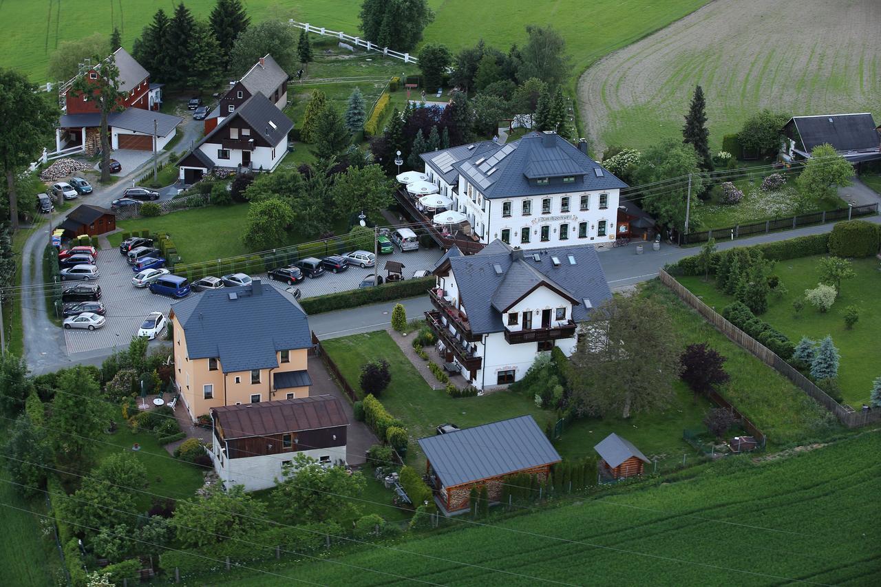 Hotel Alpenhof Markneukirchen エクステリア 写真