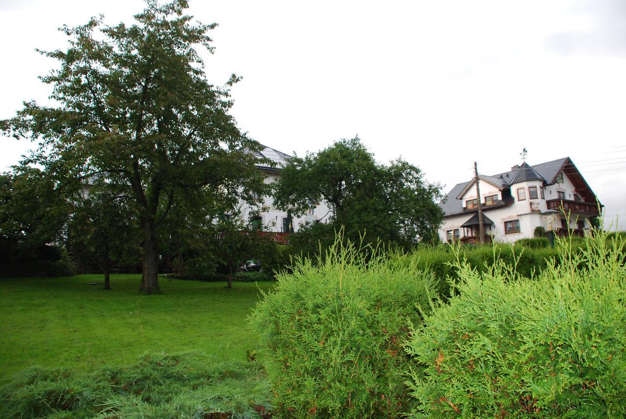 Hotel Alpenhof Markneukirchen エクステリア 写真