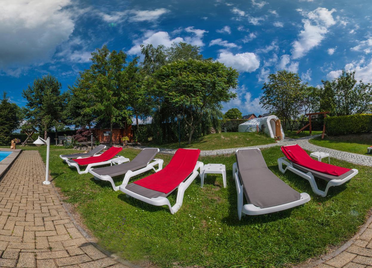 Hotel Alpenhof Markneukirchen エクステリア 写真