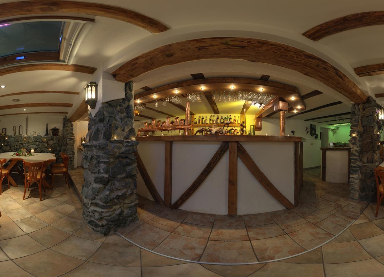Hotel Alpenhof Markneukirchen エクステリア 写真