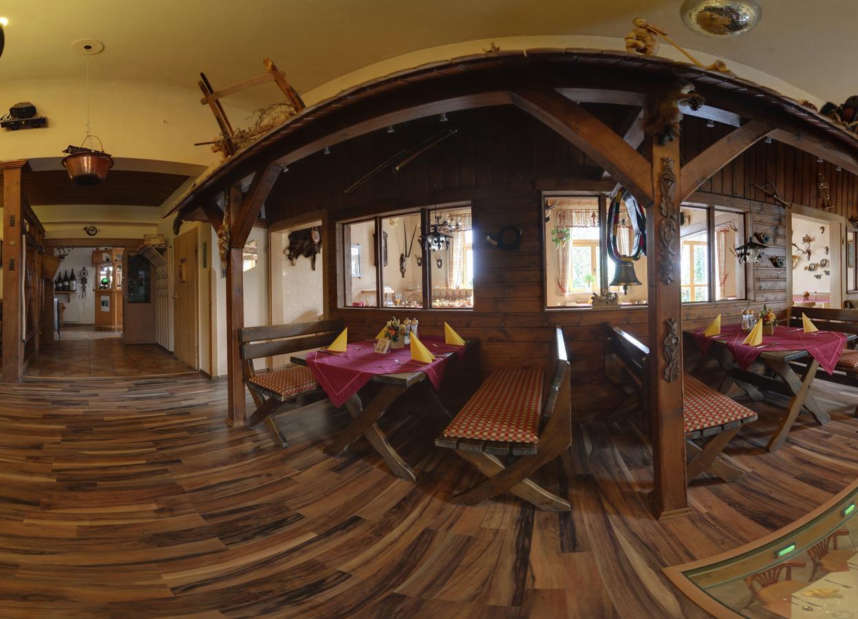 Hotel Alpenhof Markneukirchen エクステリア 写真