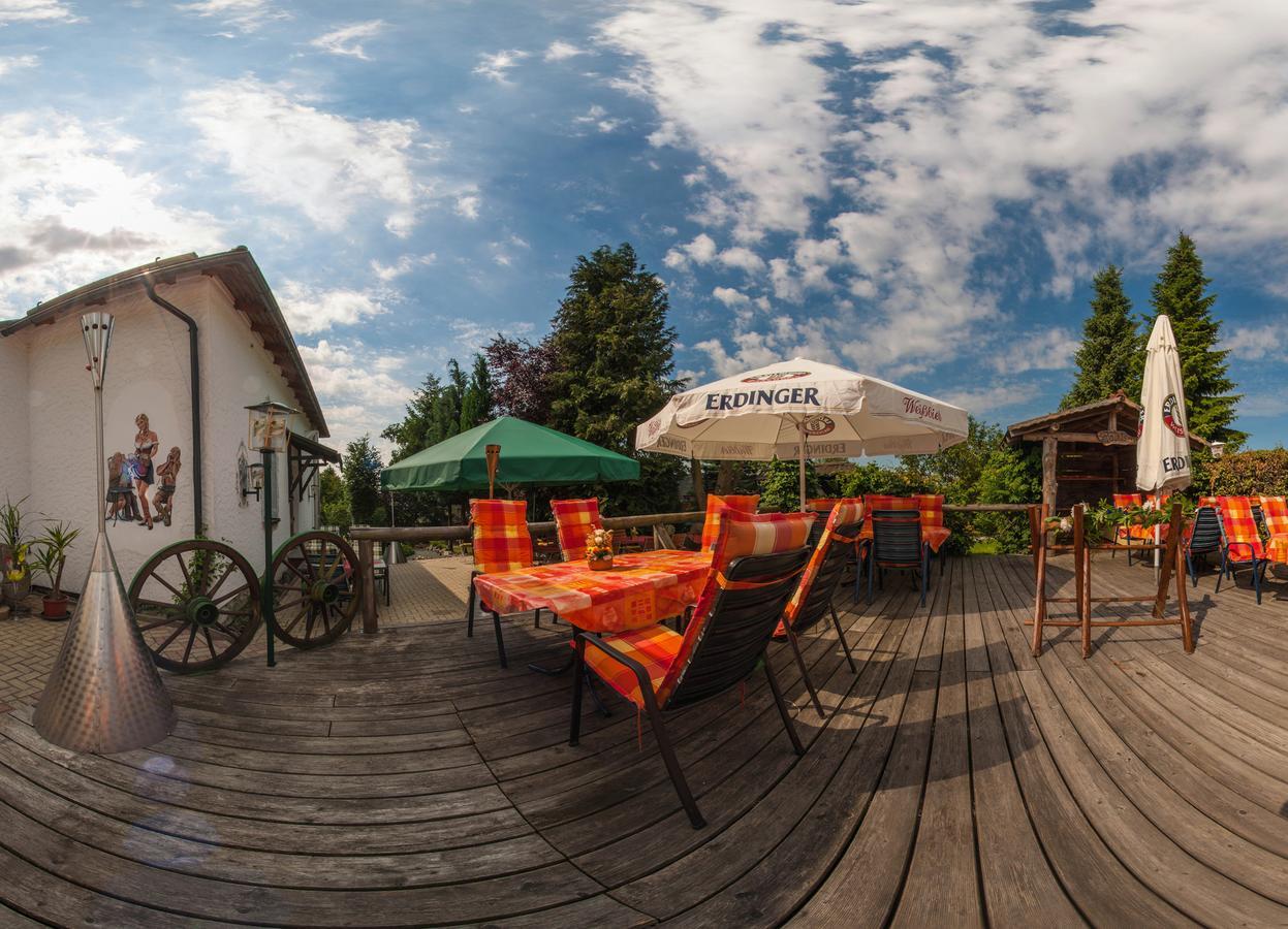 Hotel Alpenhof Markneukirchen エクステリア 写真